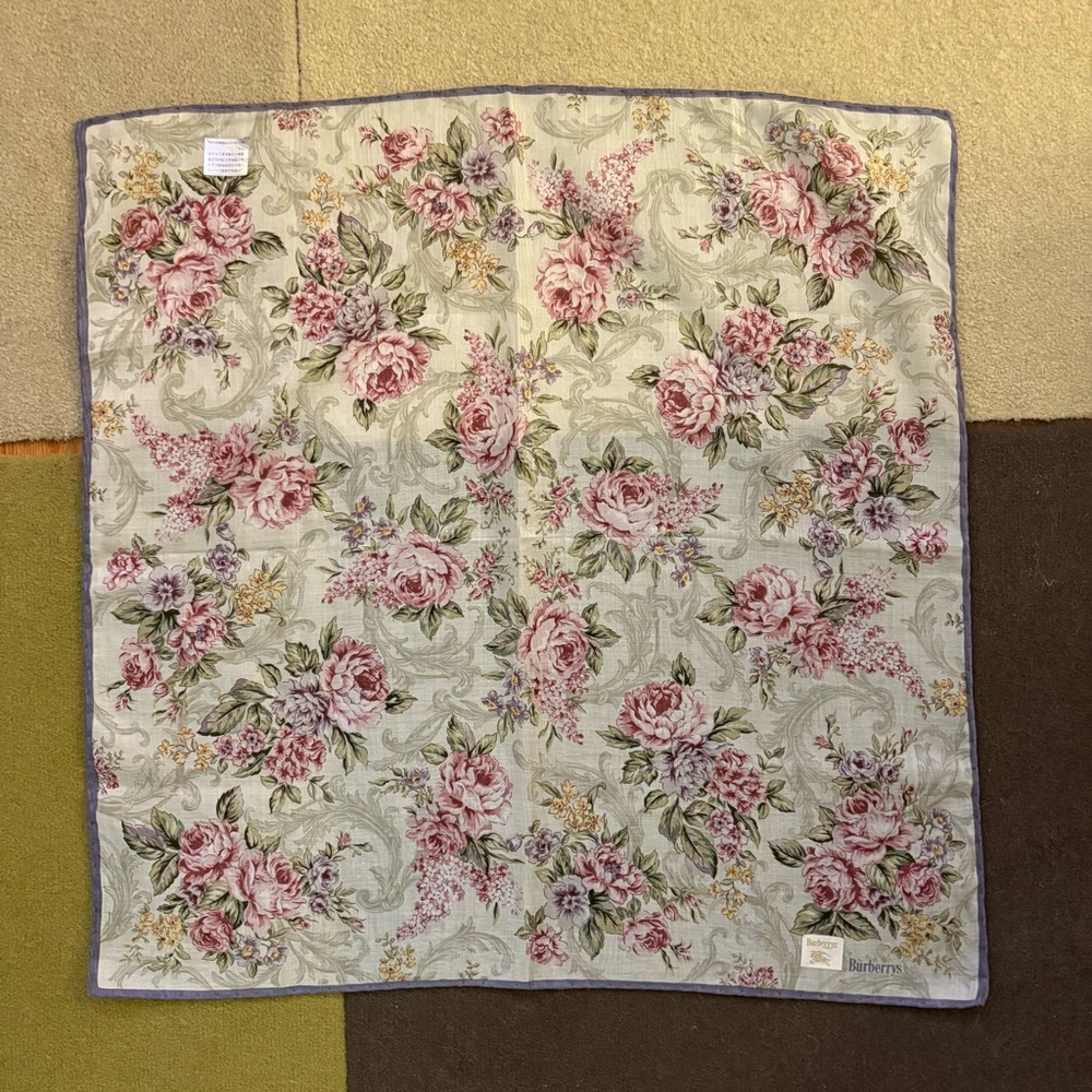 NWT BURBERRY Vintage Floral Scarf - Picture 8 of 13
